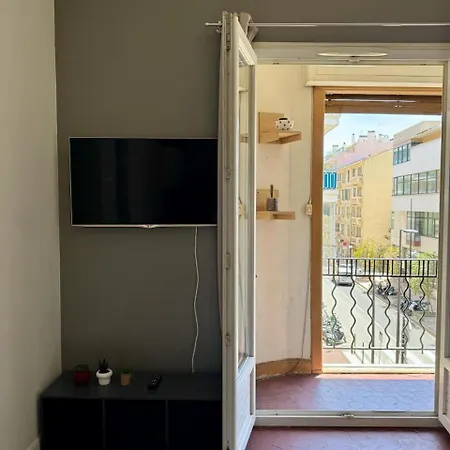 Apartment Le Riviera - Centre - Climatise & Gare A 10 Min Antibes